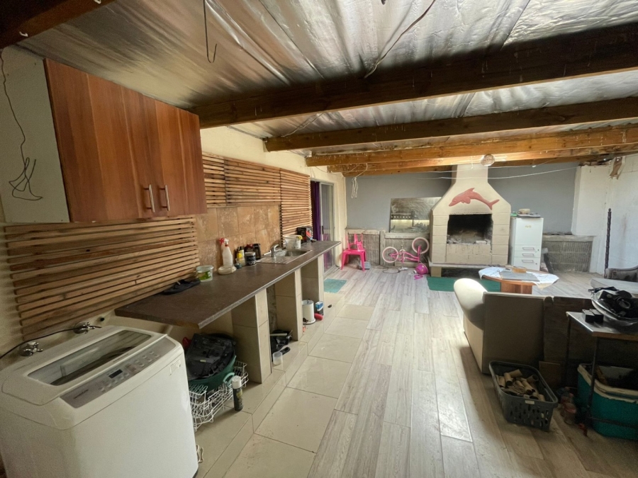  Bedroom Property for Sale in Eastridge Western Cape